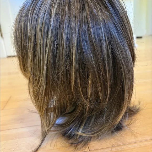 Estetica Naturalle Brown Wig NWOT - Picture 2 of 11